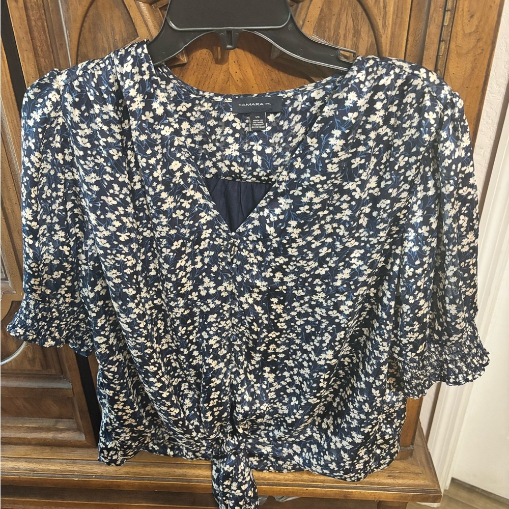 Tahari Navy Floral Women's Blouse